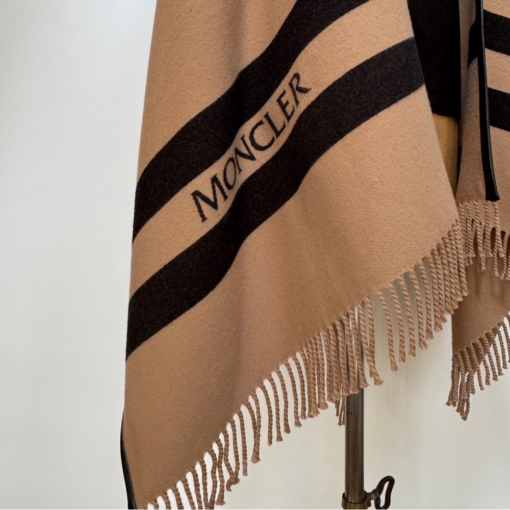 Moncler Beige Virgin Wool Logo Cape With Black Leather Trim And Fringe - Picture 14 of 15